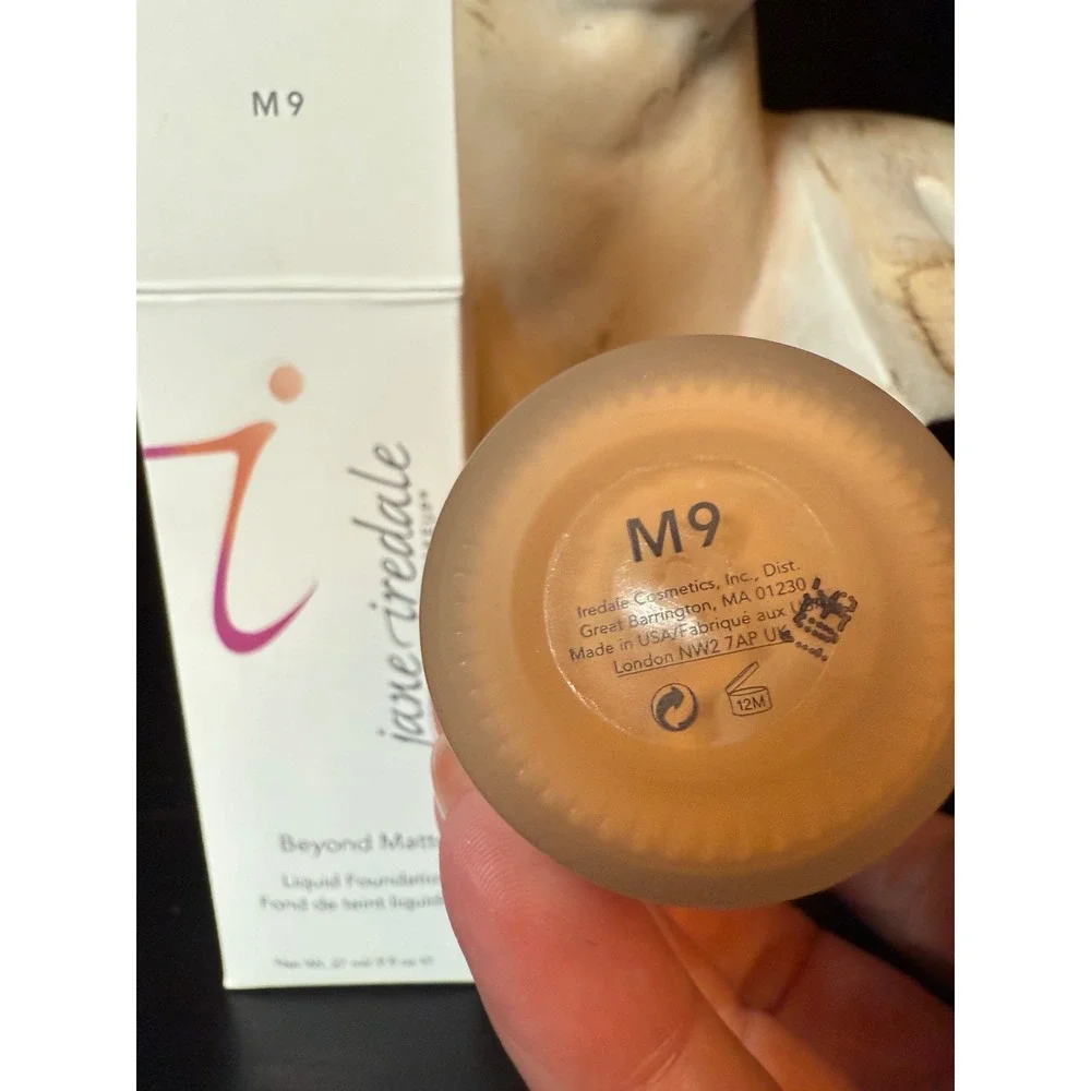 Jane Iredale Beyond Matte Liquid Foundation Shade M9 27ml .9 fl oz New in Box